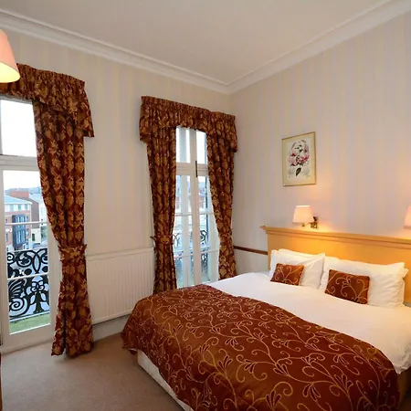 The Crescent Otel 3*