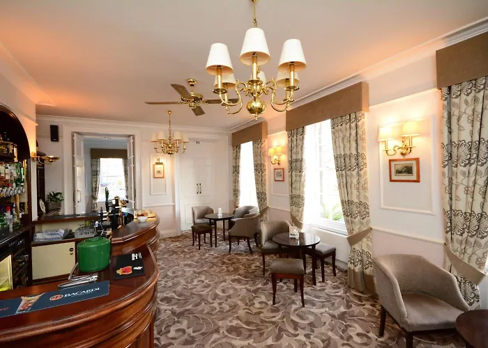 Hotel The Crescent 3*