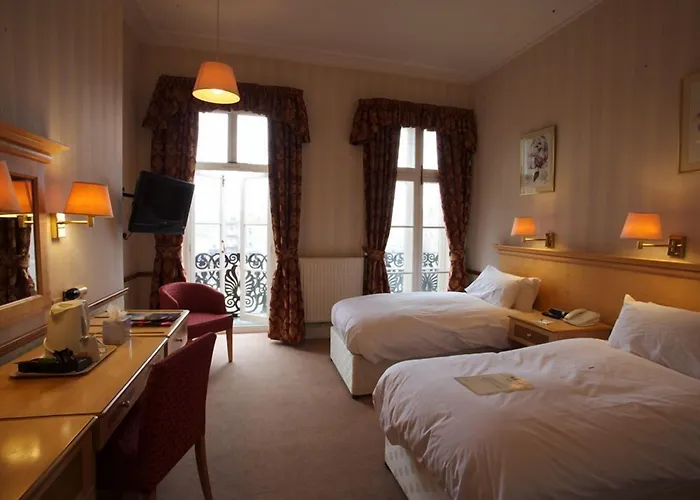 Hotel The Crescent 3*