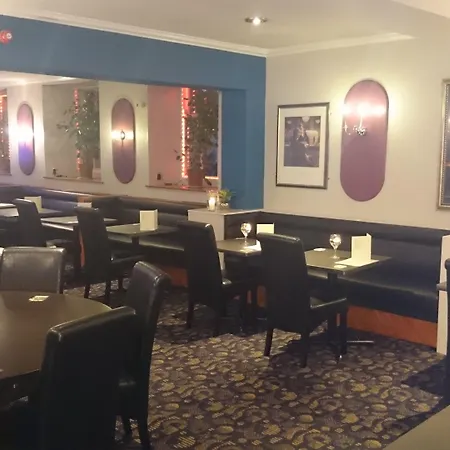 The Crescent Hotel 3*