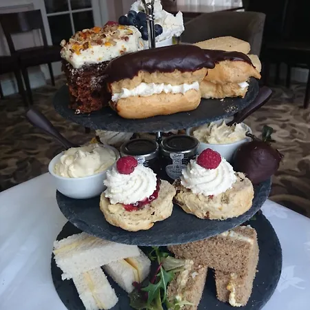 The Crescent Hotel 3*