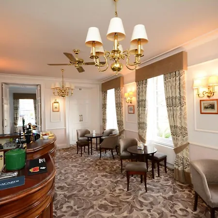 Szálloda The Crescent 3*