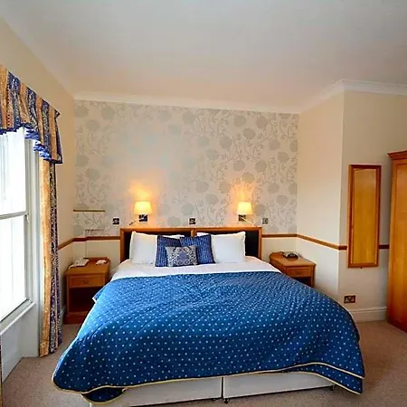 The Crescent 3*