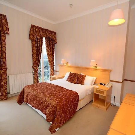 The Crescent Hotel 3*