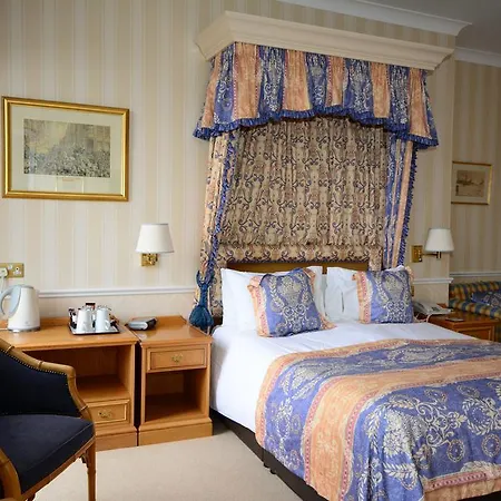 The Crescent 3* Scarborough