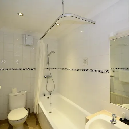 The Crescent 3*
