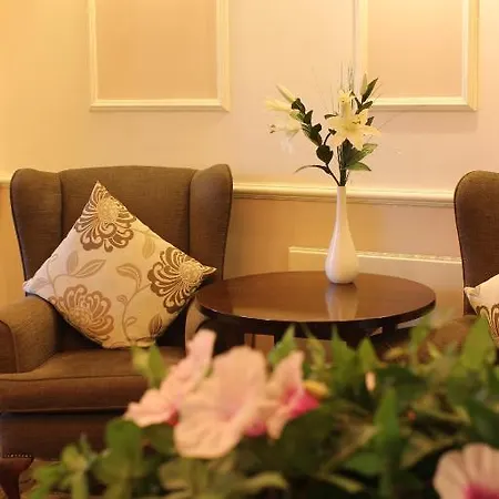 The Crescent 3* Scarborough
