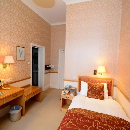 The Crescent 3* Scarborough