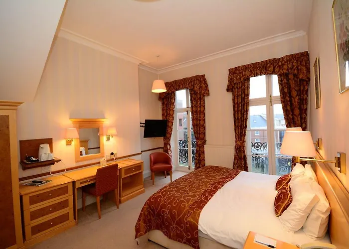 The Crescent 3* Scarborough