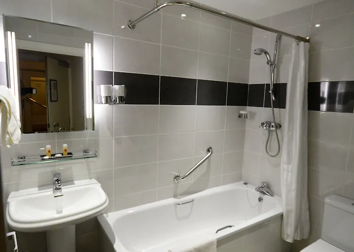 The Crescent Hotel 3*