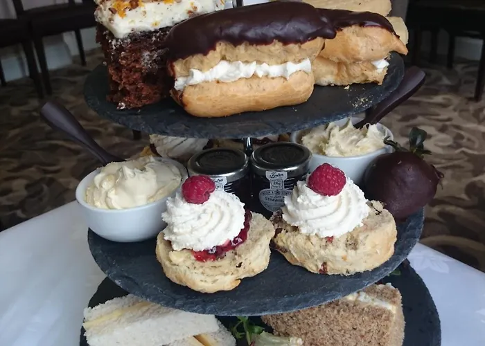 The Crescent Hotel 3*