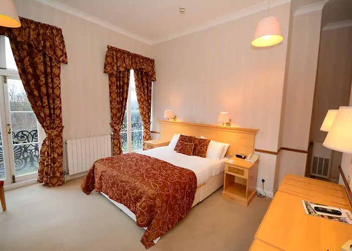 The Crescent Hotel 3*