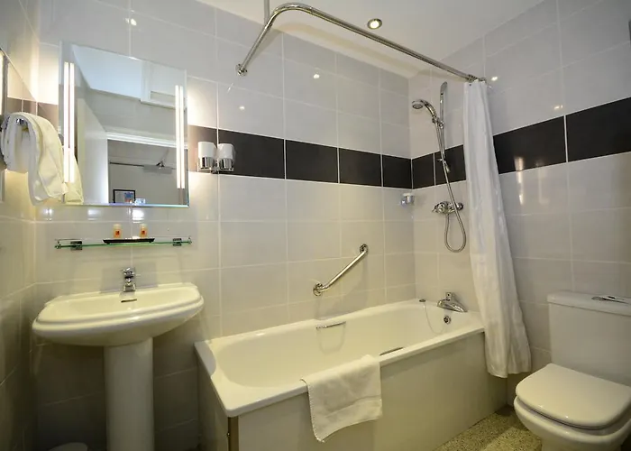 The Crescent Hotel 3*