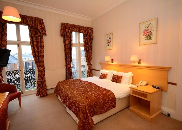 The Crescent Hotel 3*