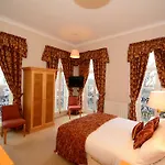 The Crescent 3*
