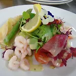 The Crescent 3* Scarborough