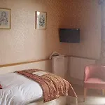 Hotel The Crescent 3*